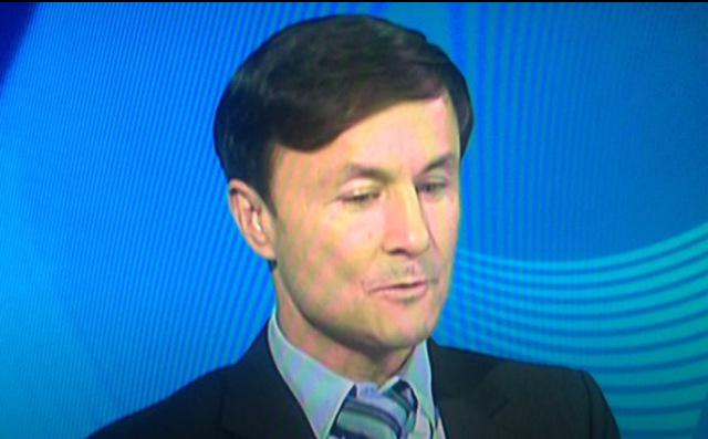 BetsofMates's tweet photo. Seriously Dennis?

#wise #hair #FACup @SkillAndLuck http://t.co/EbHKp6eIRa