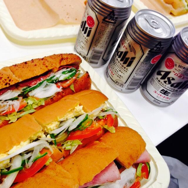 よしこ フリーでビールとサンドイッチがありますよー Cordovajp Http T Co Wpf2asxtir