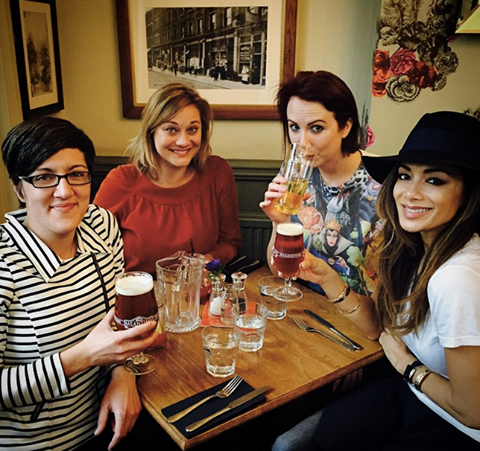 ThxAmsterdam's tweet photo. #sundayroast #sundaypint #QueensPub @NicoleScherzy http://t.co/kEyhNPZn7O