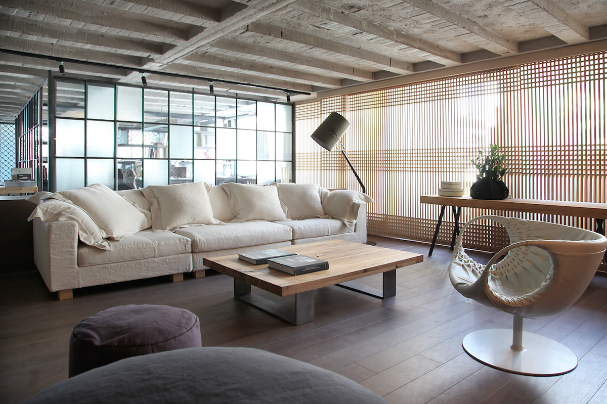 WohnrevueMag's tweet photo. Das Architekturbüro #EseStudio hat in #Athen / #Athens ein chices #Loft gestaltet. http://t.co/cRHhQdf9c4 http://t.co/LAeg51xMLZ