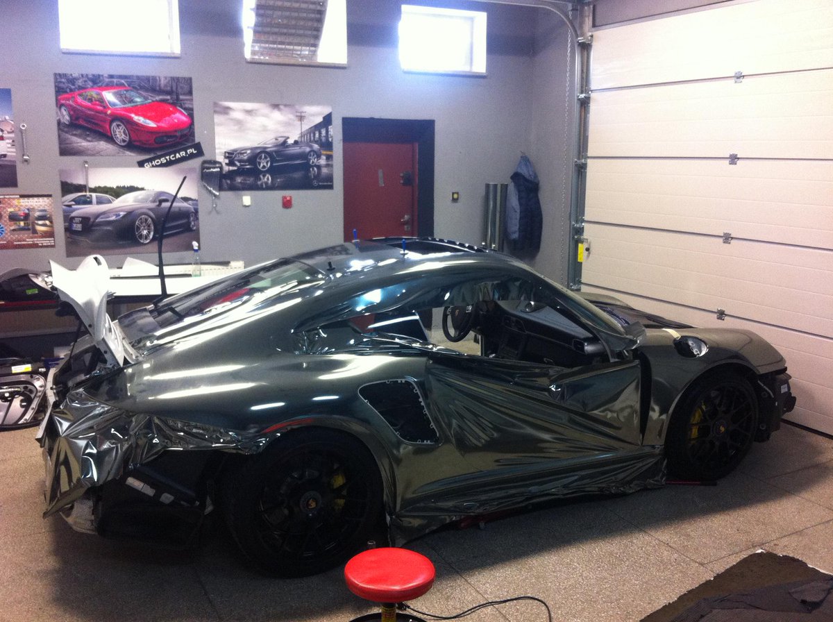GhostcarPL's tweet photo. #porsche #carwrapping #zmianakoloruauta #blackchrome #ghostcar http://t.co/P2hCLU2jHD