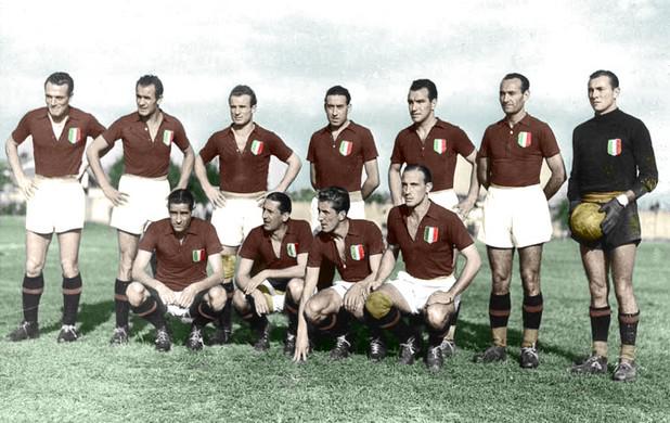FIFAcom's tweet photo. #OnThisDay in 1919
@TorinoFC_1906 legend &amp; Superga tragedy victim Valentino Mazzola was born
http://t.co/DSshUajQwr http://t.co/habVdrpOub