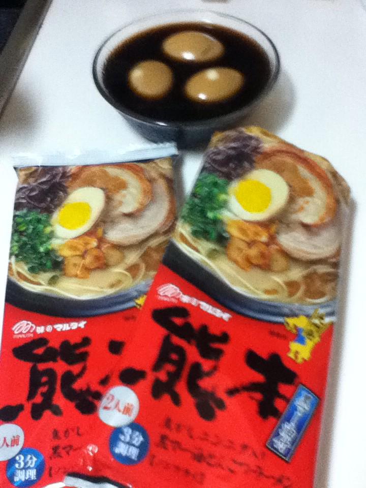 この前おしえてもらったラーメン
めんをゆでなくていいので楽だし
美味しいです＼(^o^)／
