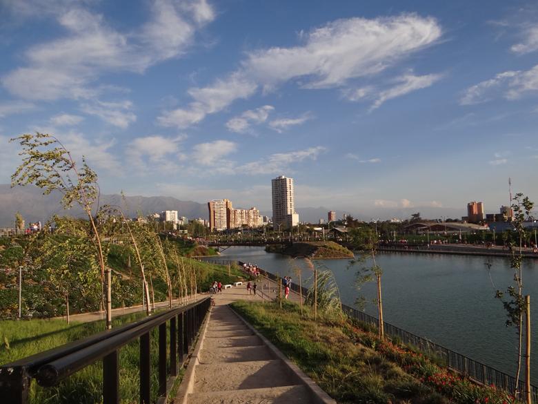 Amo_Santiago's tweet photo. Fuimos a conocer el #ParqueFluvialRenatoPoblete y nos encantó!! Mira la nota en http://t.co/twS0Cry01n @PARQUEMET_ http://t.co/xoditsatpL