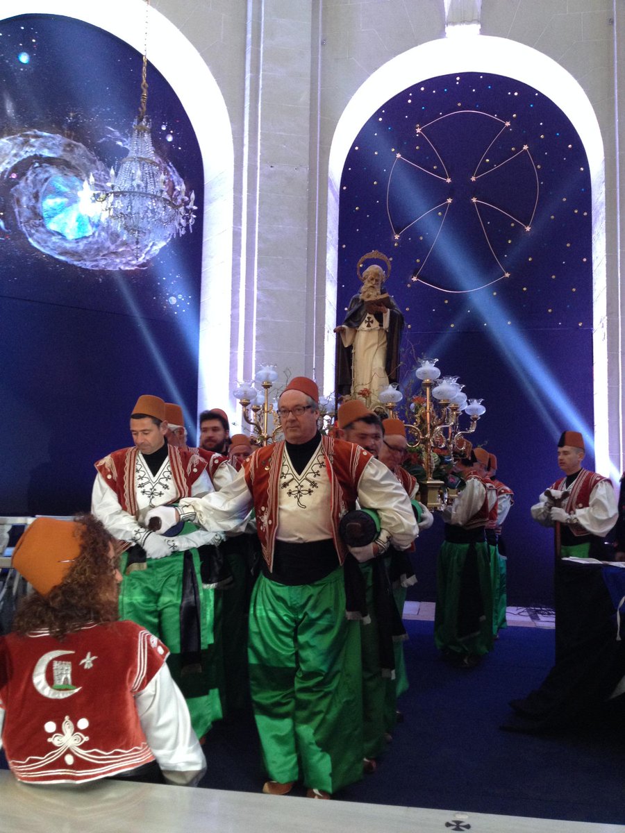 Felicidades a todos por el buen hacer en la Media Fiesta. Y, en especial, a la comparsa Huestes del Cadí.