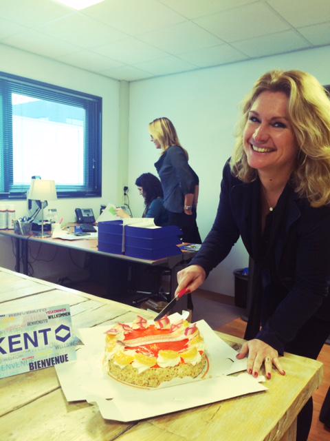 NicolevanW's tweet photo. @MoGianotten Succes met je nieuwe uitdaging! #nieuwebaan #taart #vanwieringen http://t.co/DohQa1aaOH