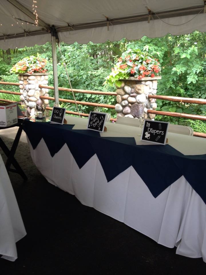 AngelCaterInc's tweet photo. #simple table setups! Let us help you with your #budget! #event #keepingitsimple http://t.co/Sk4hothQLd