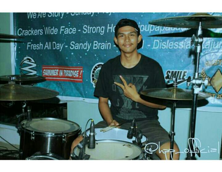 Hot pants pocket tweet media