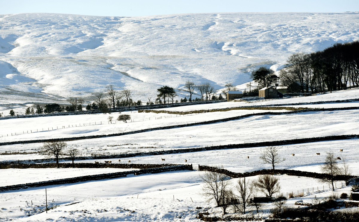 itvnews's tweet photo. Public Health England warning over cold weather, snow and wind set to return http://t.co/DrAUcntOvT http://t.co/iHb2gx0dwG