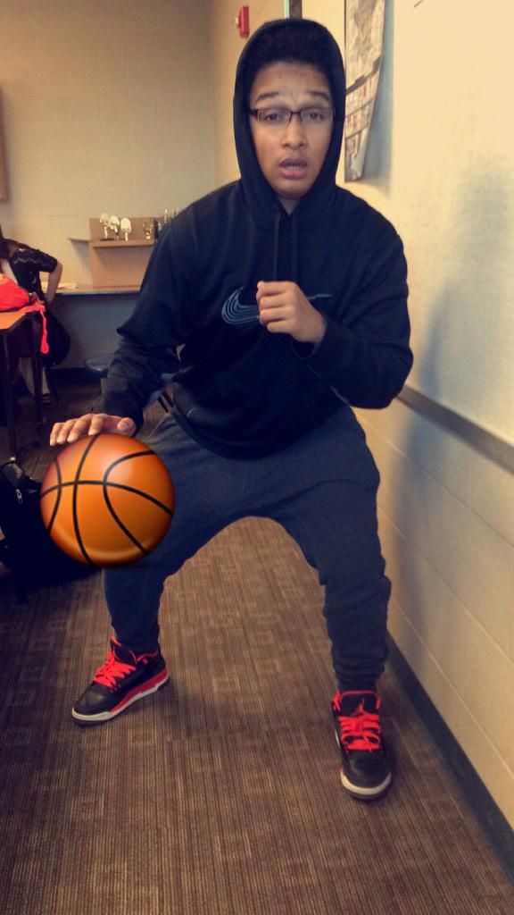 CharlesGotFans's tweet image. Someone help this boy 😂😂😂😭 @alex_matthewb