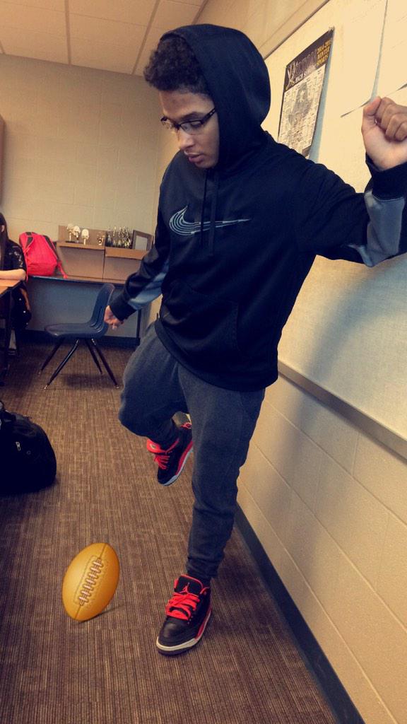 CharlesGotFans's tweet image. Someone help this boy 😂😂😂😭 @alex_matthewb