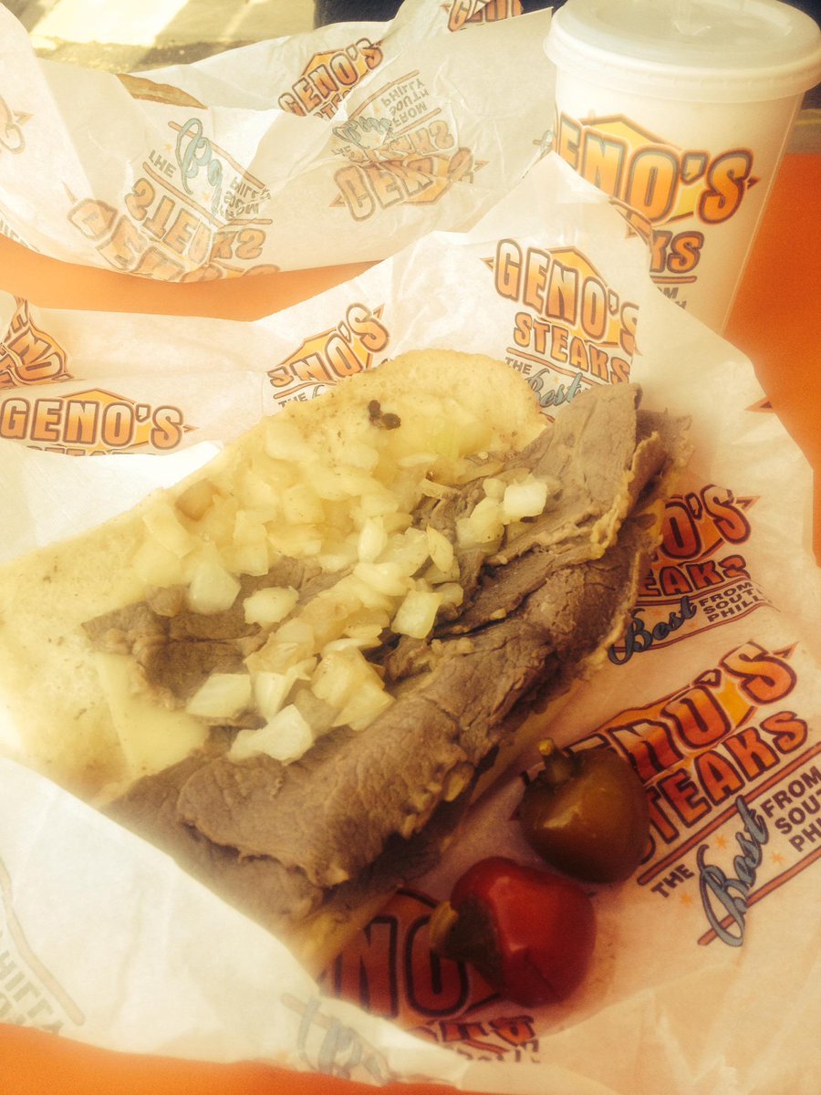 VISCOMMdotUS's tweet image. Thank You @amabaltimore for an inspiring and generous trip to @PhiladelphiaAMA for #AMARR15 @AMA_Marketing #volunteer