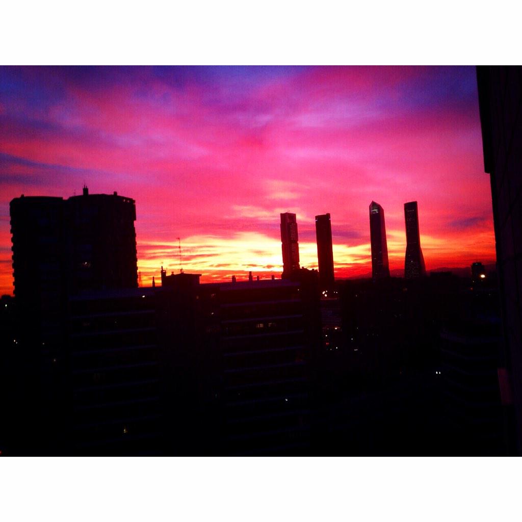 san_caste's tweet photo. Atardecer en Madrid. @tiempobrasero http://t.co/GTtv00sueB
