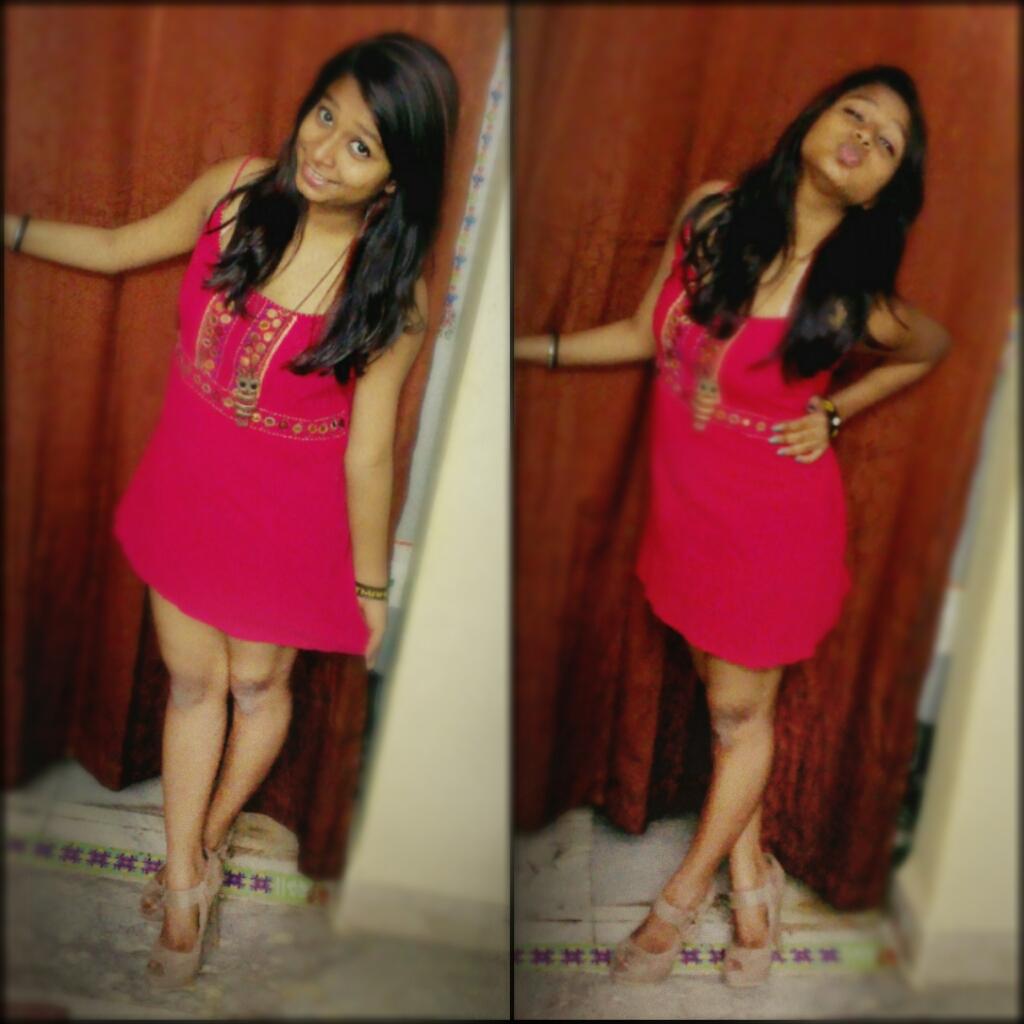 SailiPardeshi's tweet photo. And that's d reason why I love #Mumbai. <3 #NightLife #Nightout #NewAvi #FunItWas :* http://t.co/gnebrsr6kX