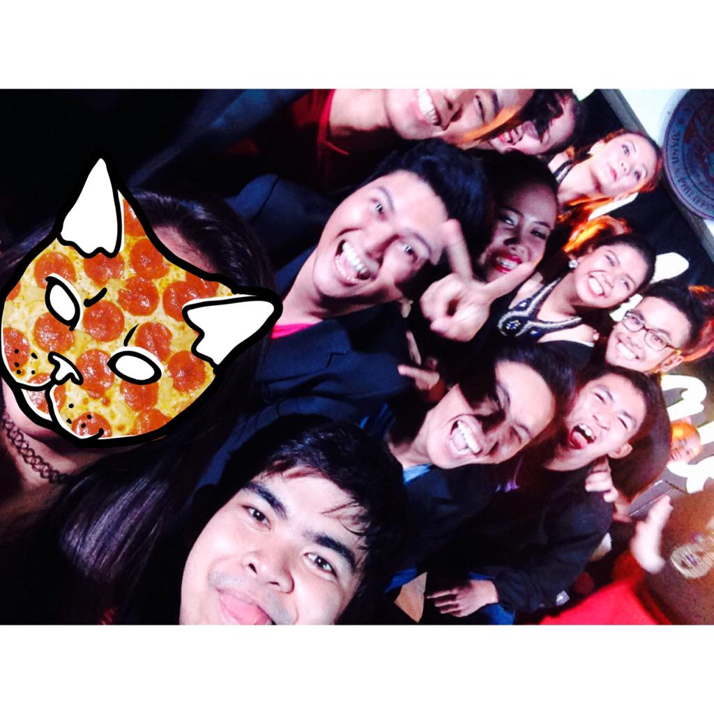 carlynnelianne's tweet photo. Super galing awhile ago ๐ The best choral ever. Congrats #MCS #MapuaCardinalSingers #MapuaAt90 #MapรบaXC http://t.co/WxTnJfEDkB