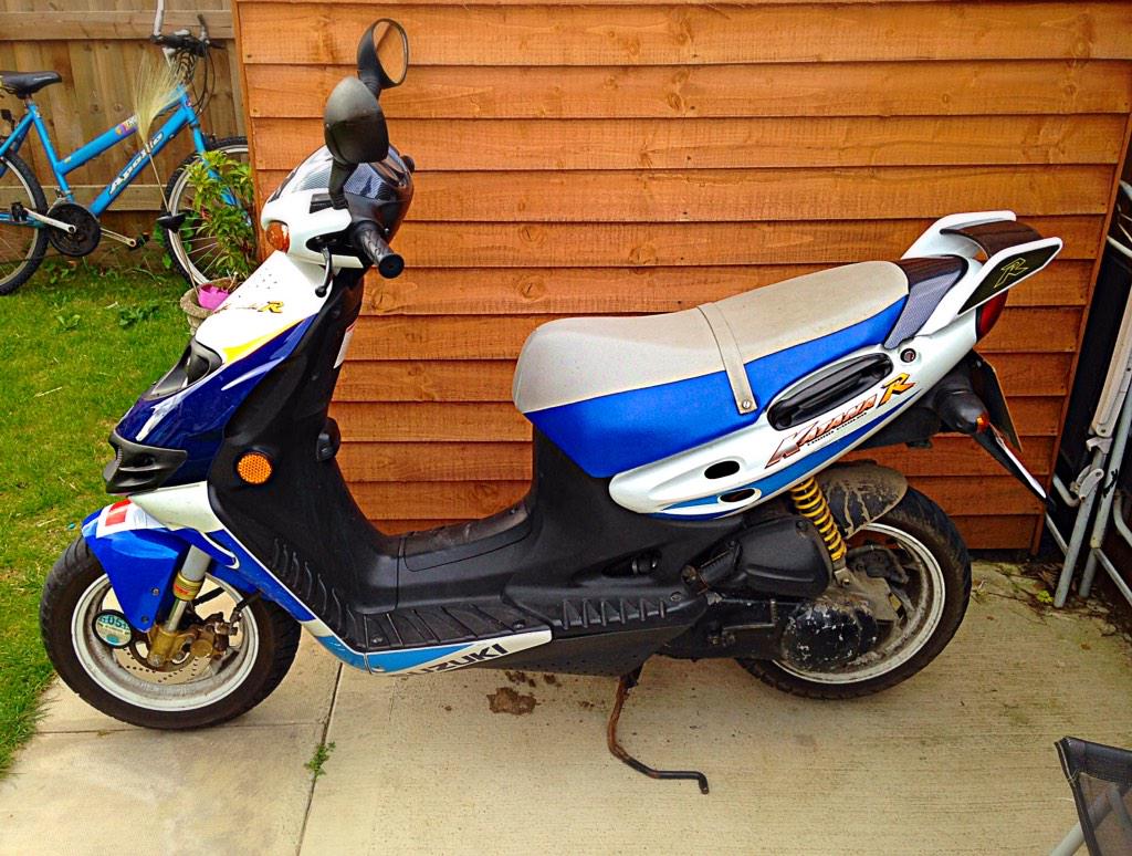 BuFuScott's tweet photo. Hoping for good new from the bike doctor, if it's only piston & barrel she's getting a bigger engine!! #ay50 #suzuki http://t.co/HzlEorBQry