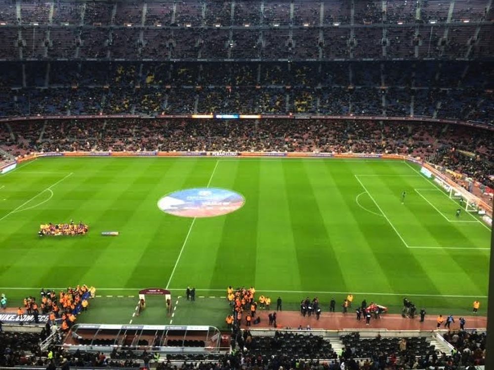 ARAesports's tweet photo. PRIMÍCIA: #fcb El Camp Nou tindrà wifi gratuït la temporada que ve, informa @AlbertLlimos http://t.co/Cq927zdgo9 http://t.co/RcPrXpPp6z