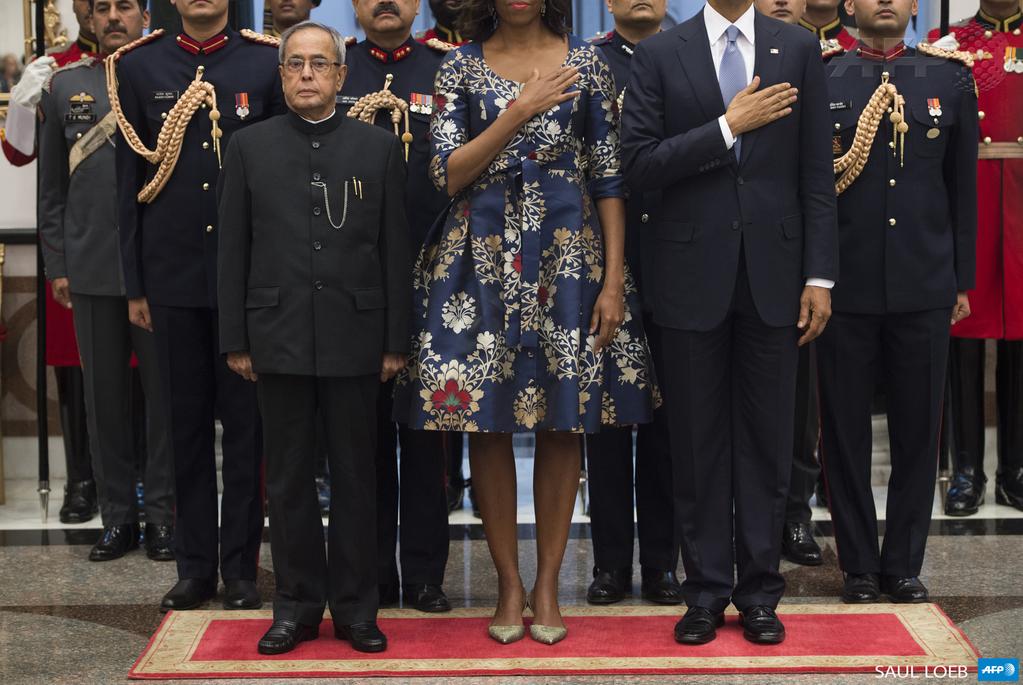 #instantané Le président indien Pranab Mukherjee et les Obama, invités d'honneur au dîner officiel à New Delhi  #AFP