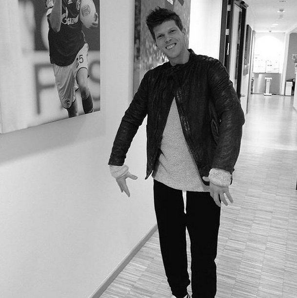 montaheritage's tweet photo. @KJ_Huntelaar wearing the Jacob jacket and the Caracal and Kacy pants. Celebrate your attitude Klaas. #montaheritage http://t.co/CC23I2HrfO