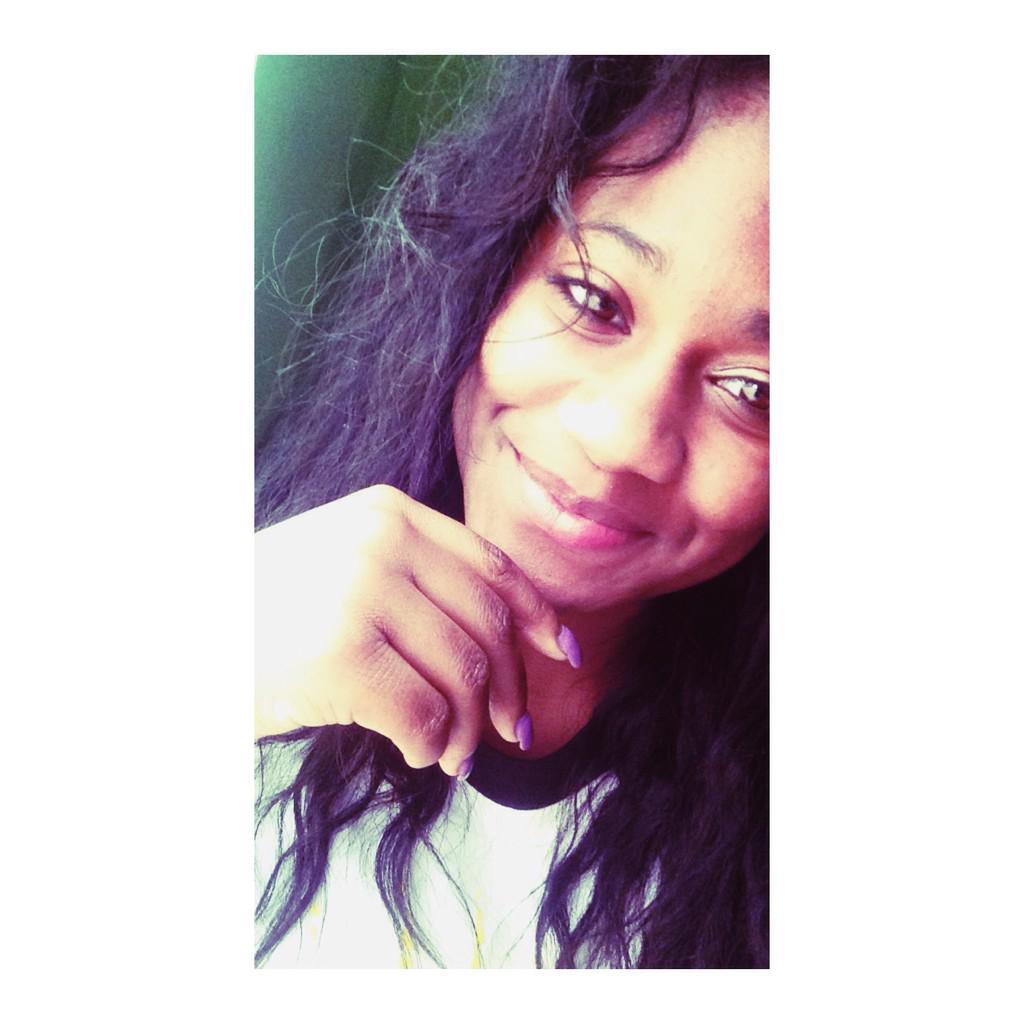 Thank_Meh's tweet photo. I'm not beautiful like YOU I'm beautiful like ME #prissypatty http://t.co/xvMVdBva1u