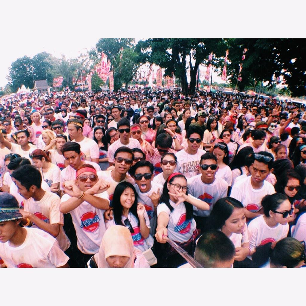 berkumpul <a href="/MiaMaulida_/">MiaAy</a> @MrndaSfra <a href="/TamirJarman/">Tamirjarman</a> @amhrni_ <a href="/EdhoYani/">EdoYani</a> @BJMcolorrun