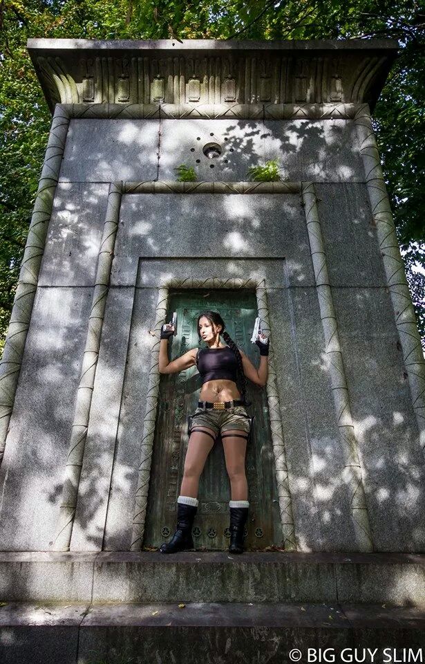 BIG_GUY_77's tweet photo. #laracroft #TombRaider at @Showmasters  #WLFCC 2014 @ShareMyCosplay @C0SPLAYNATI0N @FoodAndCosplay @AllThatsCosplay http://t.co/N1FvC1P8ye