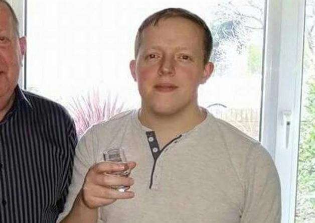 LeedsNews's tweet photo. #MatthewWebb: Appeal over Leeds man missing in Bruges, Belgium
Latest: http://t.co/5GbRr8ZJfI #Leeds #Bruges #Belgium http://t.co/XeRT4o2Ruy
