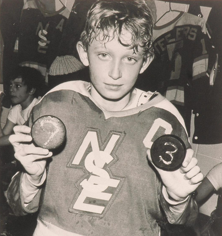GongshowGear's tweet photo. Even when he was just a young lad Wayner gave zero pucks - Happy 54th to Mean Muggin' Wayner...93 goals #NoBigDeal http://t.co/2EXvbKHQdZ