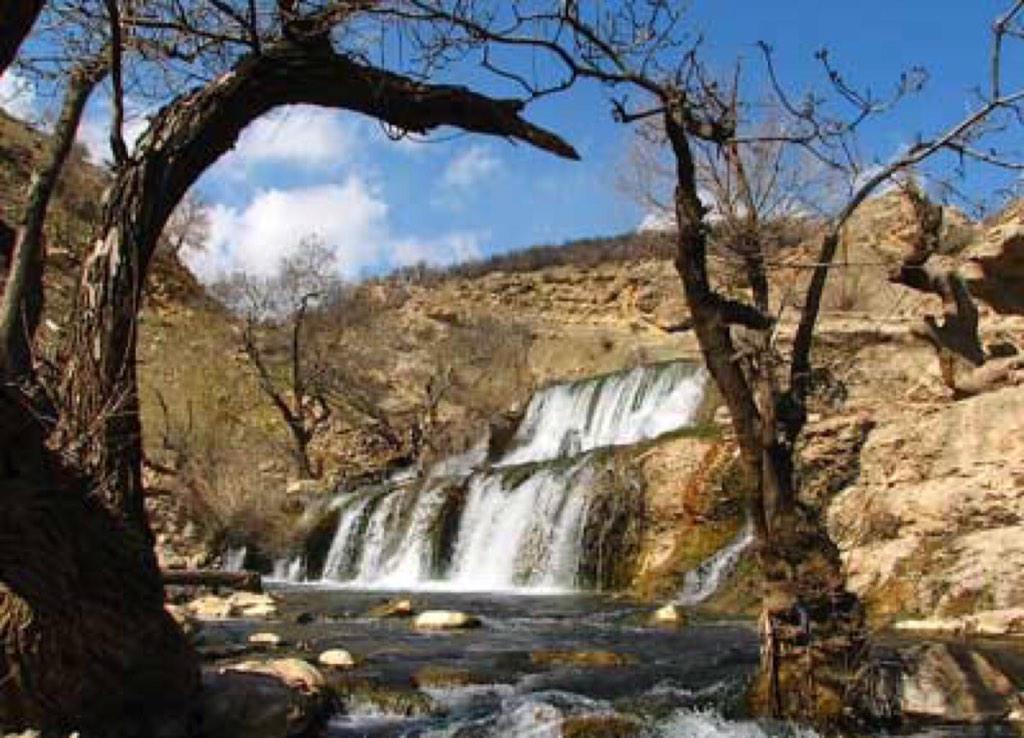 Parse_ir's tweet photo. # Beautiful waterfall of #khoram abad #Lorestan  
#iran
 
 http://t.co/GXe5v9xa0a"