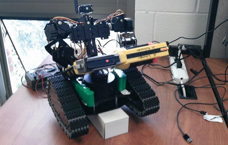 stephahen's tweet image. ANUBIS, A Natural User Bot Interface System #Kinecthacks goo.gl/k8zUtV