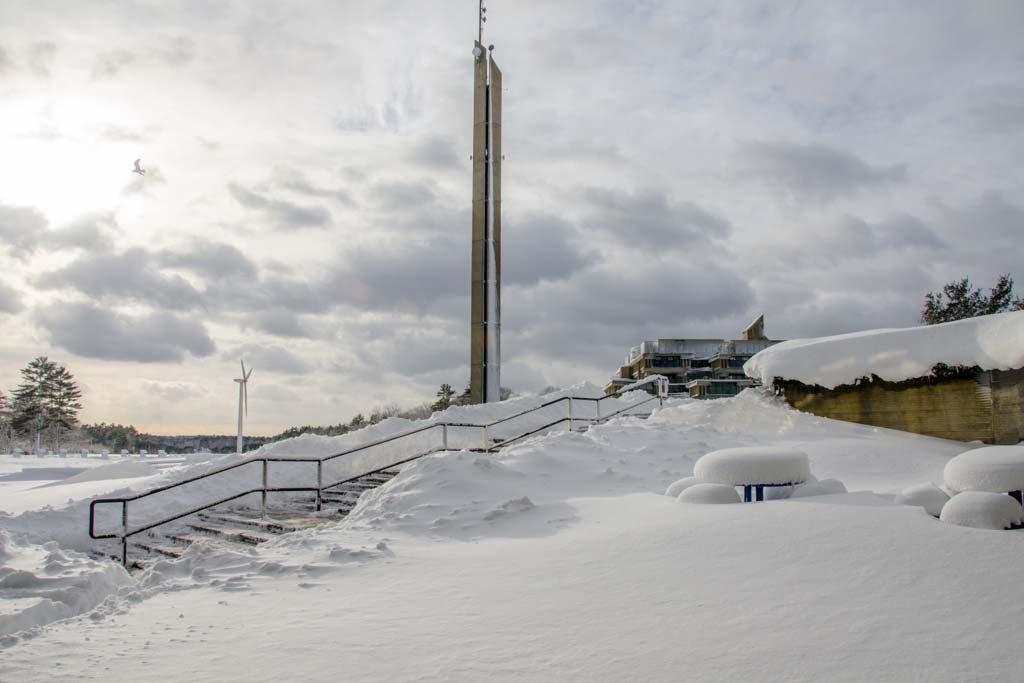 Campus closes today at 4pm. Will re-open Wed. 5pm. Ring Rd parking ban in effect. More info: ow.ly/HXyPn