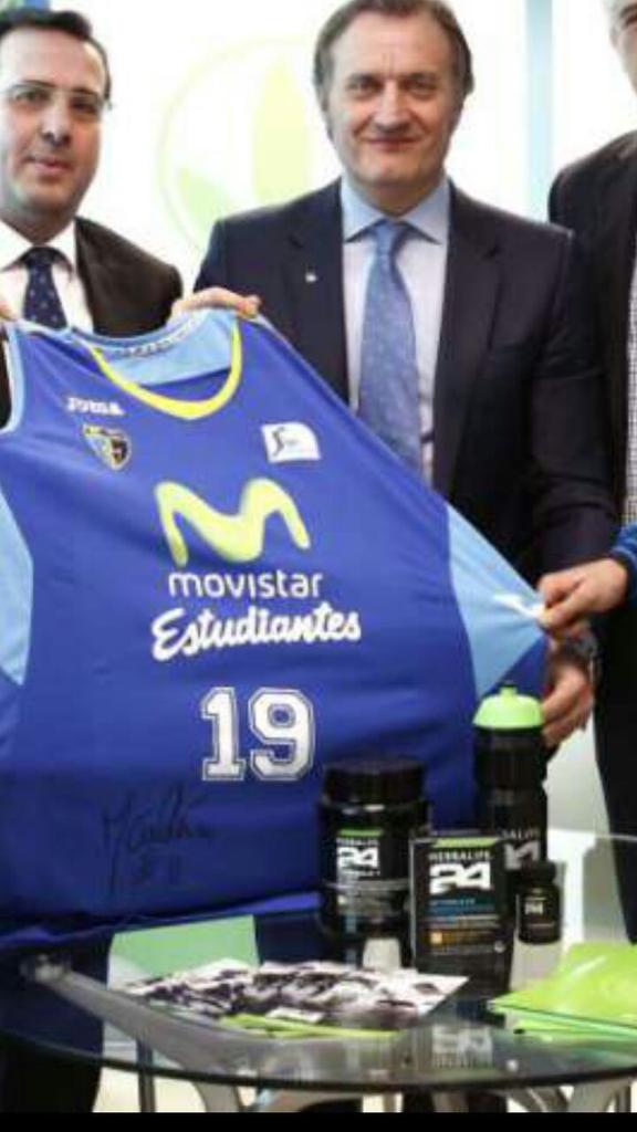 Otro equipo de baloncesto más con nosotros!