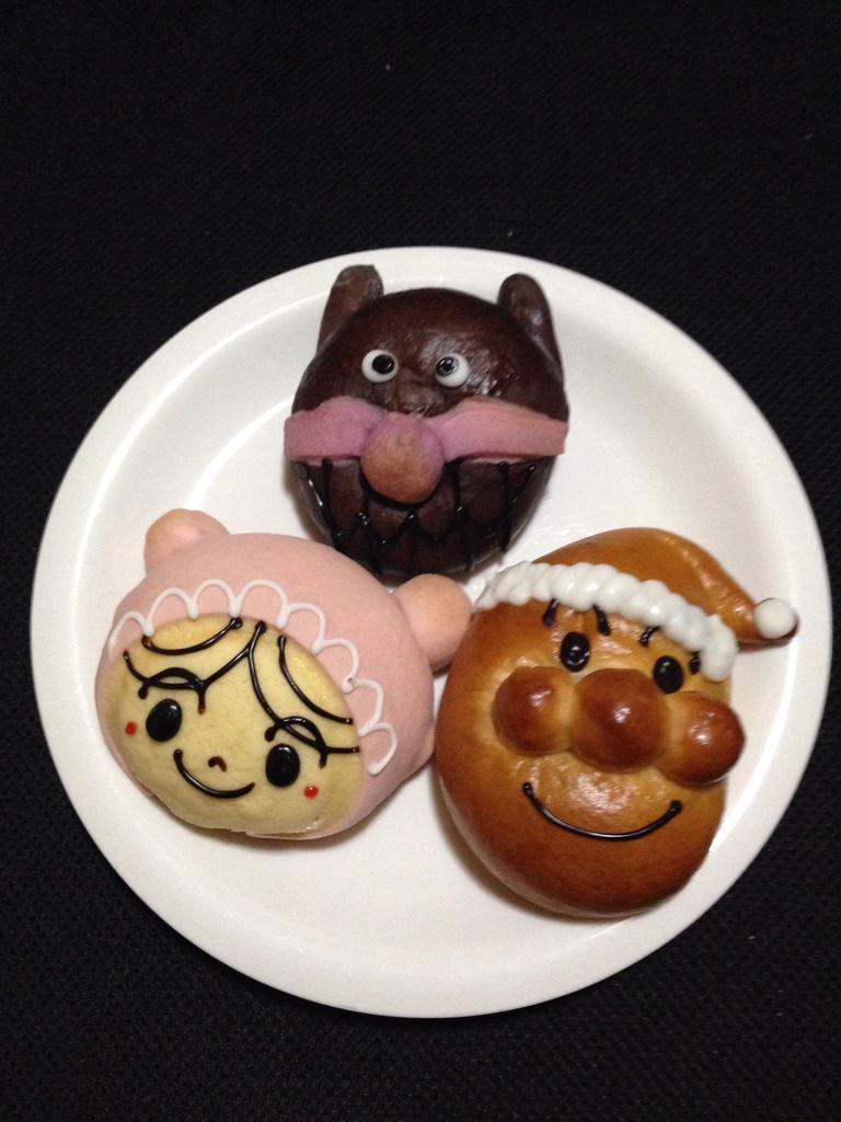 hideroxx's tweet photo. あんぱん？ http://t.co/tyej2g5s3H