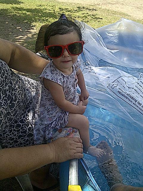 DaliLucero's tweet photo. Pileta #Sol jajajaja pero si es mas hermosaaaaa ♥ http://t.co/0TT67LKBpJ