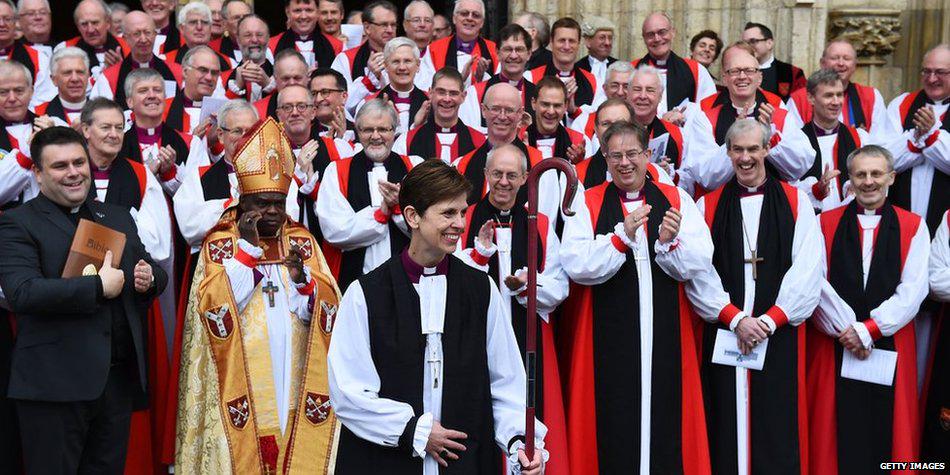 BBCNews's tweet photo. Our gallery shows #BishopLibby becoming Church of England's first female bishop http://t.co/jybnTPJ2Q3 http://t.co/AZWWiqq7BF