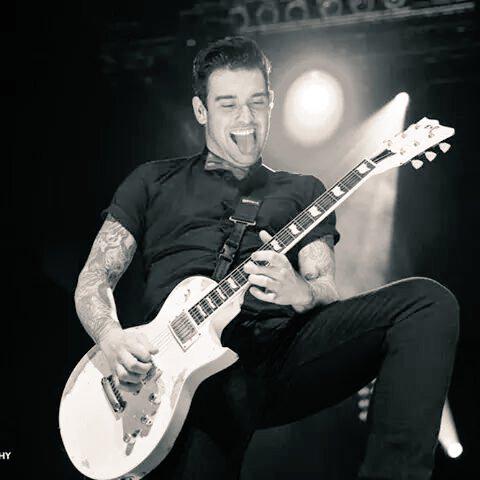 Happy Birthday Jack Fowler, we love you from Chile*-* 
You\re the best   