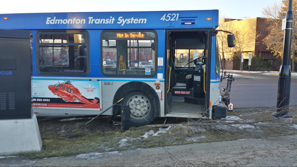 Eh_Steve_'s tweet photo. Once again the ETS is at the top of their game. #yegtransit #busfails http://t.co/AqBhiAK9xW
