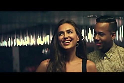 JHechosofficial's tweet photo. @__Jhonson via Twitter: "Feliz de este gran logro junto a @RomeoSantos @MarcAnthony #YoTambien"

#J____Hechos ―Cam. http://t.co/DXcRz81LjB