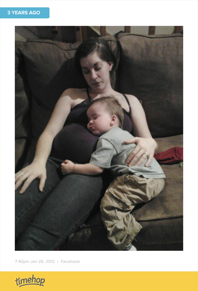 evermicha's tweet photo. 3 years ago. My belly was the perfect pillow http://t.co/aVf13nzetS http://t.co/ZvSajhPqyS