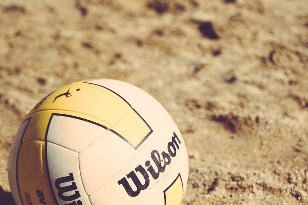 UCO_SigmaNu's tweet photo. Tomorrow's forecast is sunny and 75, you know what that means: Volleyball! Swing by ΣΝ around 3:30 tomorrow to play! http://t.co/DzPTJiBwWE