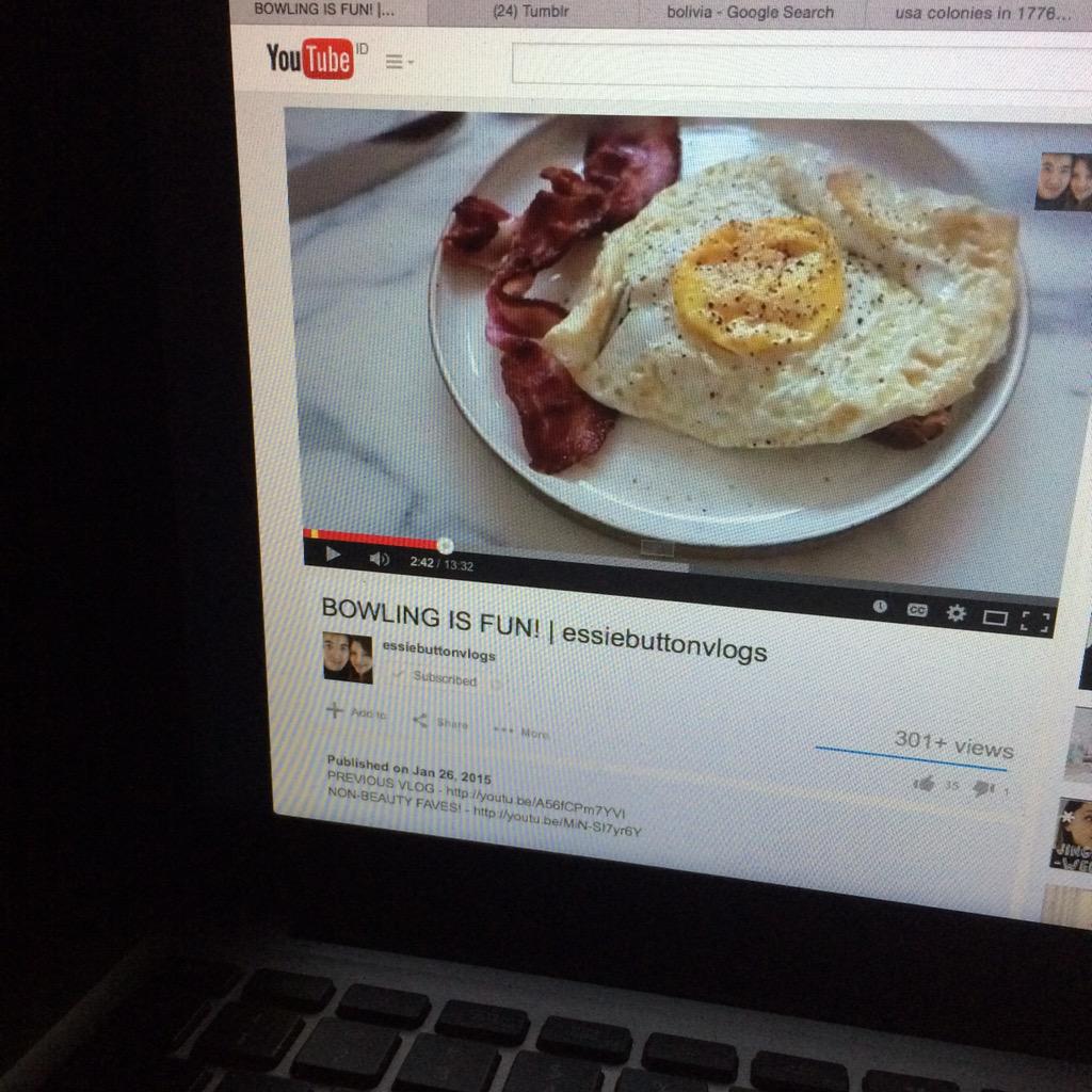 vaniarasidi's tweet photo. Oh God i'm so hungryyyy 😭 thanks, @essiebutton ! Seriously tho... http://t.co/QD4nSlAcYn