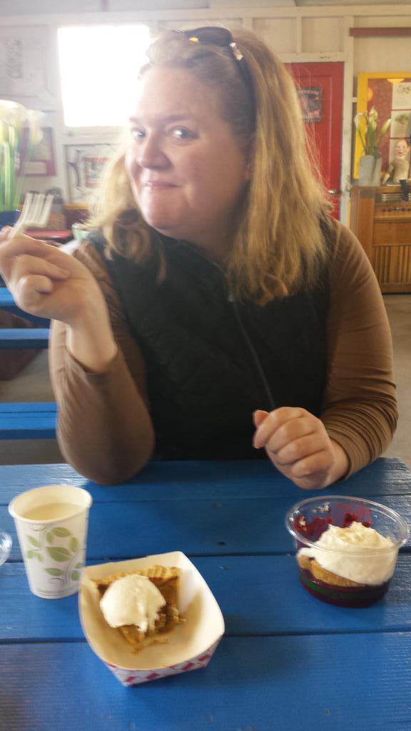 libbydoodle's tweet photo. High time for pie time - @CaliforniaKara & I stumble upon a jam and pie shack for breakfast #BigSurOrBust http://t.co/tbz4CUts7J