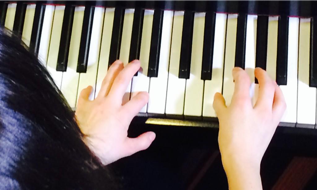 morgandunlop's tweet photo. "I've already won," #pianohero finalist born with nine fingers, Veronique Aubin, on online love #cbcmtl #artsqc http://t.co/ZqPhlQKub6