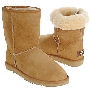 Aggies4Lifeeee's tweet photo. You're cruel if you own a pair. Killing sheep just to give warmth to your stinky feet 👎👎 #aggiesvsforgies http://t.co/1G4EmNqZ6q