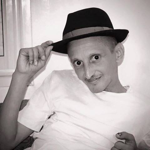 هشام التيكوتا في ذمة الله. 
إنا لله و إنا إليه راجعون...