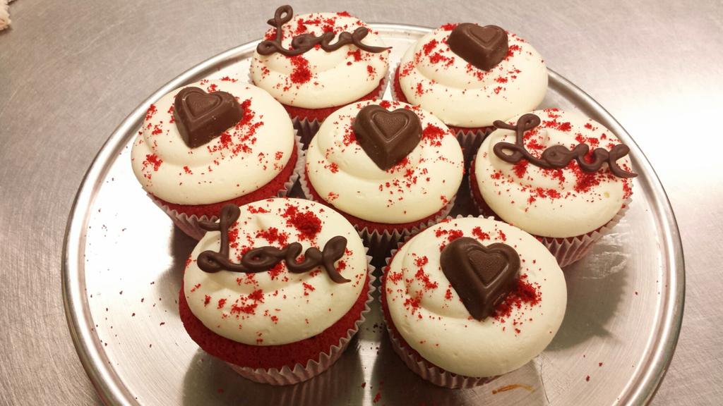 fcbakery's tweet image. Red Velvet *Jumbo* Cupcakes! Available now through Feb. 14 at Flour Child Bakery! #virginiabeach