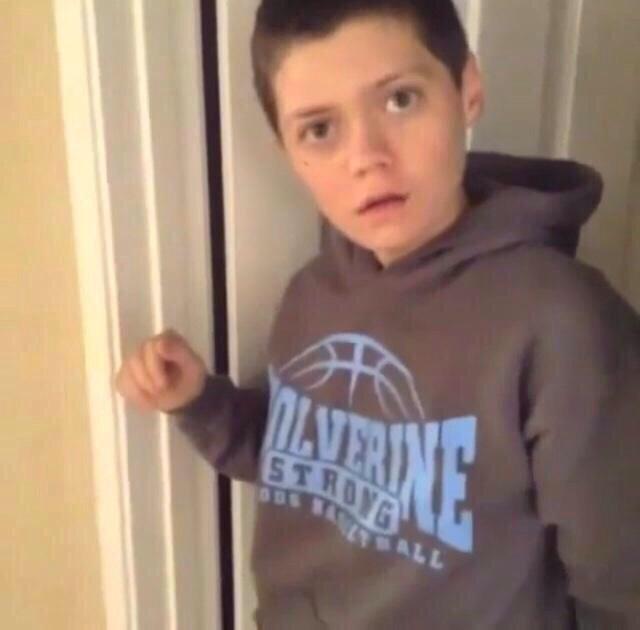 WorldOfBongz's tweet image. The face you make when your friend, that you always smoke out, asks you to throw in