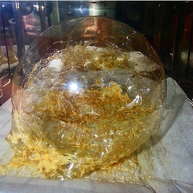 acrossintl's tweet photo. #AIMuffin expanding in the #AIVacOven on Muffin Mondays #dabs #bho #errl http://t.co/uHZAV2lSO9