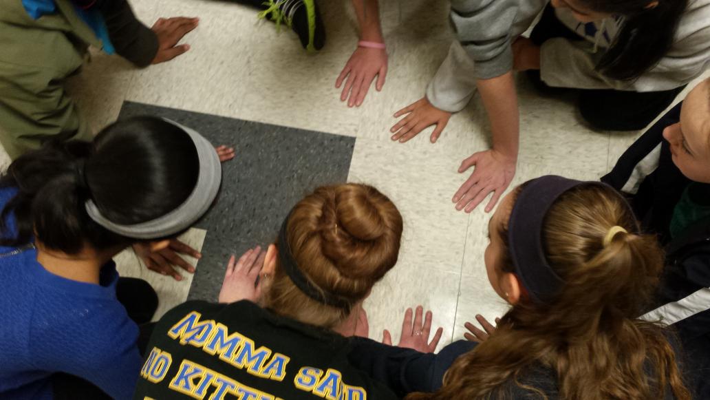ColeSTEM's tweet image. 9th grade team building during advisory #dasdstem