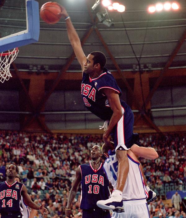 Happy 38th Birthday to F Vince Carter. Vince may be the greatest dunker of this generation. 